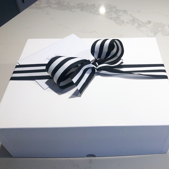 Blondie Beauty Box - Picture 2 of 2